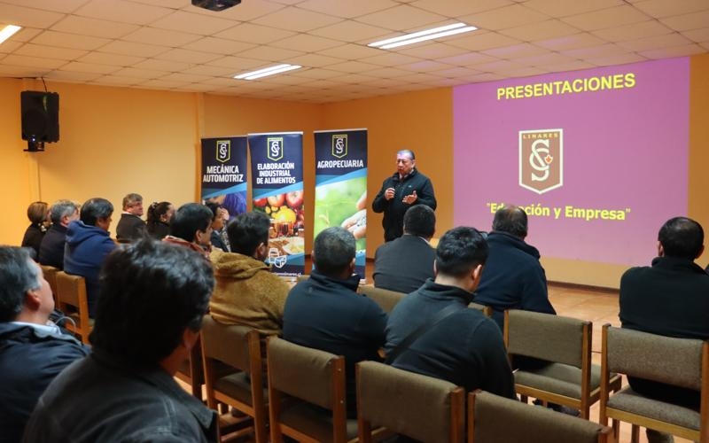 Reuni&oacute;n de &Aacute;rea T&eacute;cnico Profesional fortalece v&iacute;nculo con empresarios locales