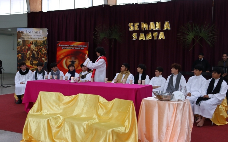 Jesús se hace Pan de Vida: Comunidad Educativa Vive el Mensaje de la Última Cena en el 