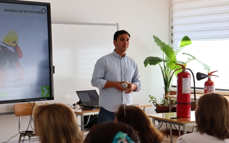 Docentes y Asistentes se Preparan para el 2026 con Intensas Jornadas de Capacitaci&oacute;n