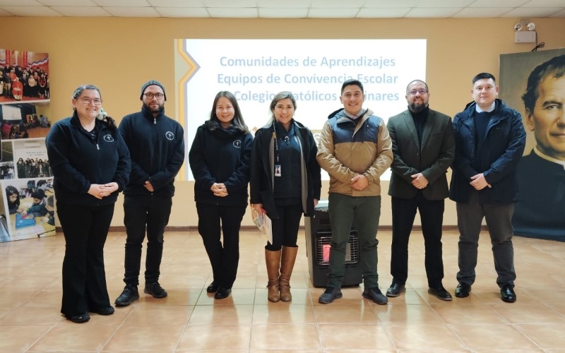 Encuentro de Equipos de Convivencia Escolar en Linares: Integración Curricular y Experiencias Exitosas