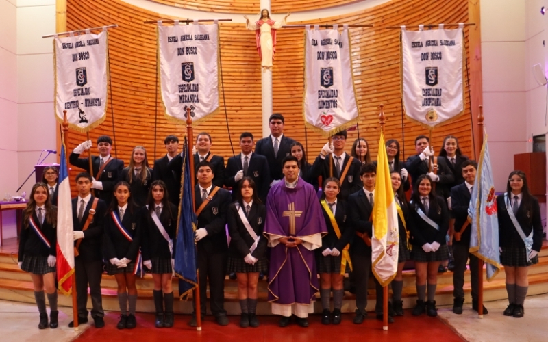 Estudiantes Viven Hermosa Eucaristía de Bienvenida para Iniciar el Año Escolar 2026