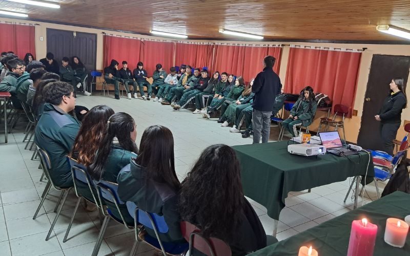 Jóvenes viven profundo encuentro espiritual en retiro HOREB 2026
