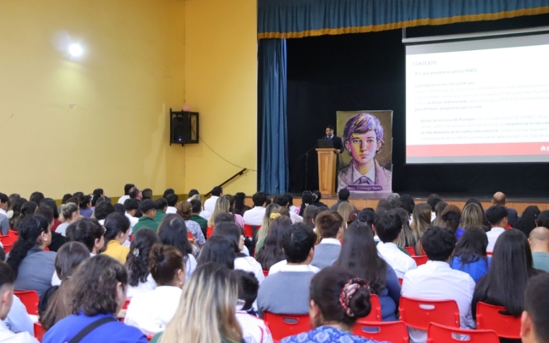 Apoderados de 4° Medio se Informan sobre el Lanzamiento del Preuniversitario Don Bosco