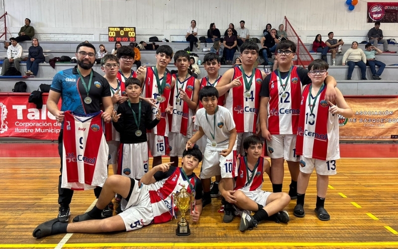 ¡Orgullo Salesiano! Estudiante Lucas Ibáñez se Consagra Campeón Regional de Básquetbol Sub 13