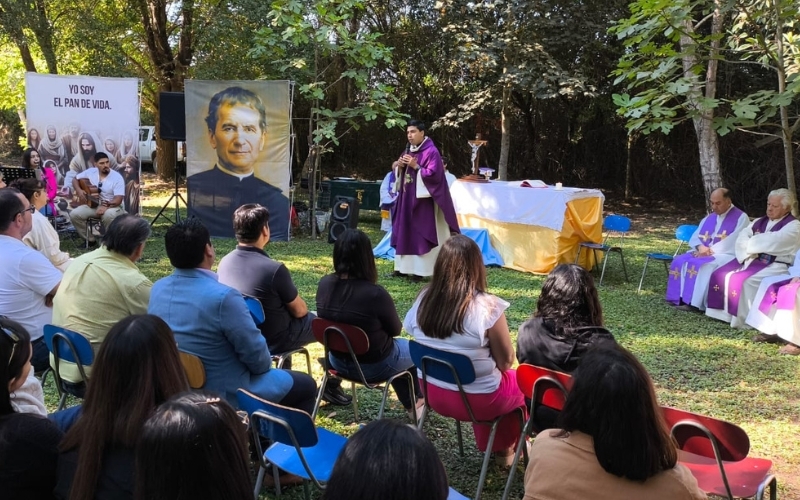 Educadores y Asistentes Preparan con Alegría el Año Escolar 2026