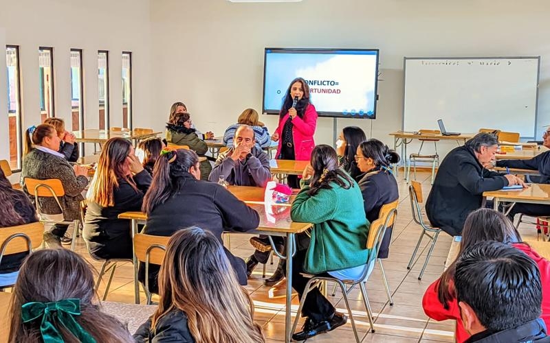 Asesora Nacional de Ambiente y Área de Apoyo realiza talleres de convivencia y resolución de conflictos